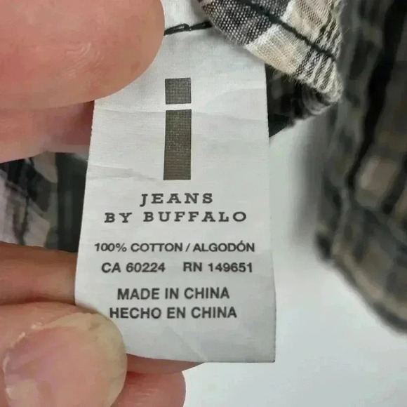I JEANS BY BUFFALO Size Medium Button down - Picture 8 of 8